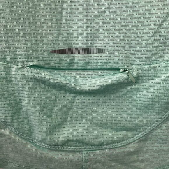 UNDER ARMOUR HEAT GEAR ATHLETIC TOP - Picture 10 of 13